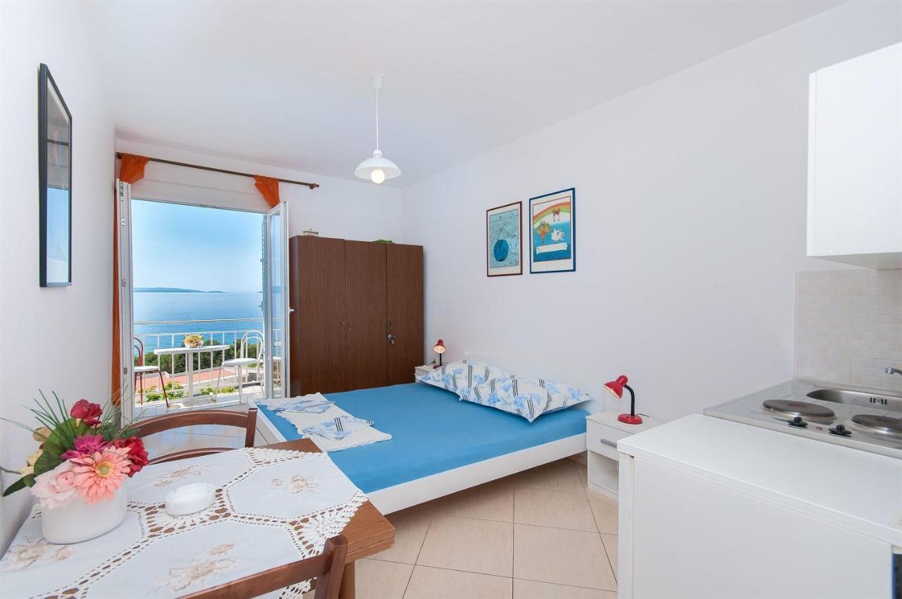 Apartments Zorica Tucepi Bagian luar foto
