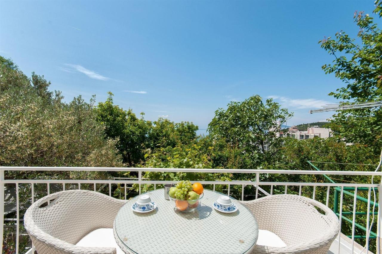 Apartments Zorica Tucepi Bagian luar foto