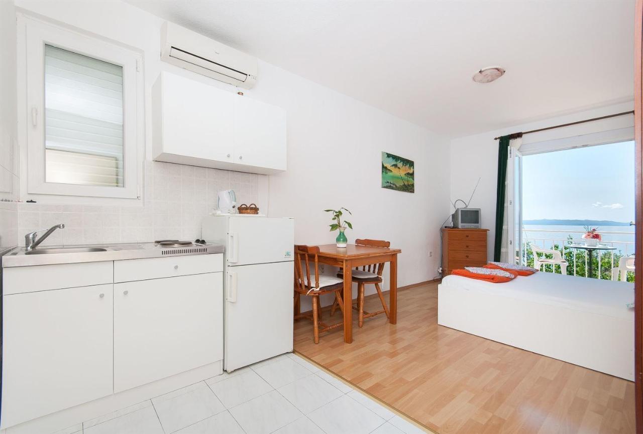 Apartments Zorica Tucepi Bagian luar foto