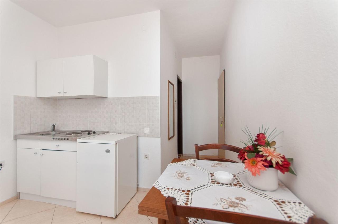 Apartments Zorica Tucepi Bagian luar foto