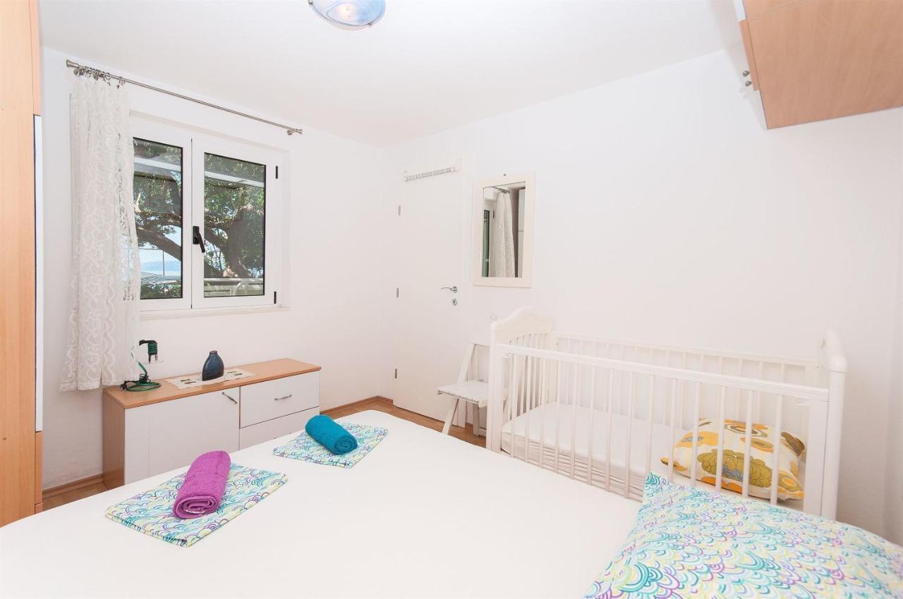 Apartments Zorica Tucepi Bagian luar foto