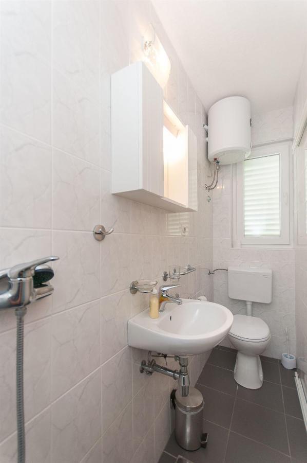 Apartments Zorica Tucepi Bagian luar foto