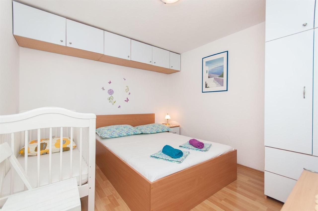 Apartments Zorica Tucepi Bagian luar foto