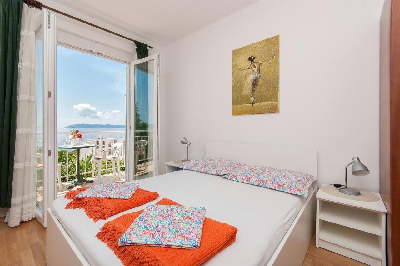 Apartments Zorica Tucepi Bagian luar foto