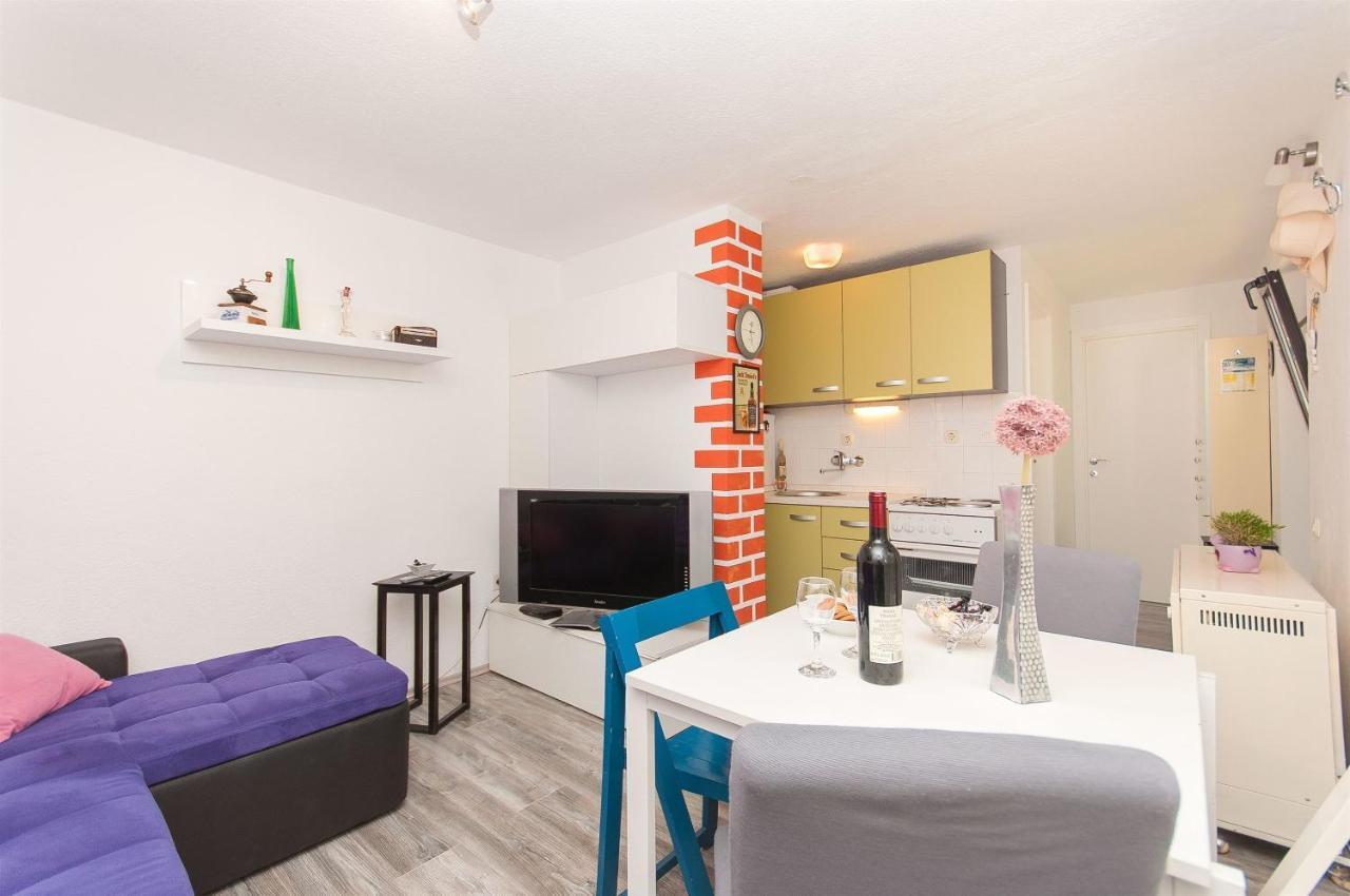 Apartments Zorica Tucepi Bagian luar foto