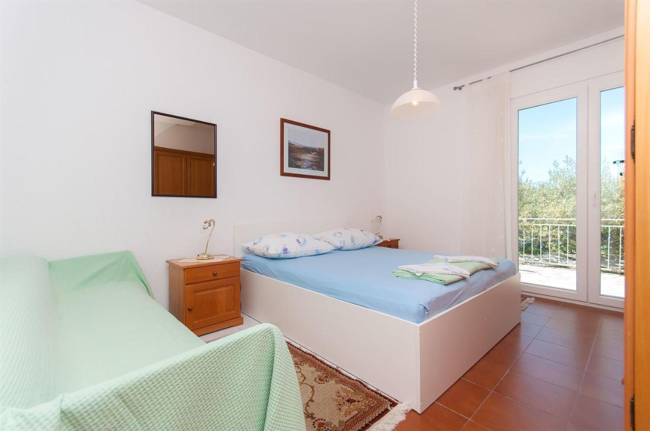 Apartments Zorica Tucepi Bagian luar foto